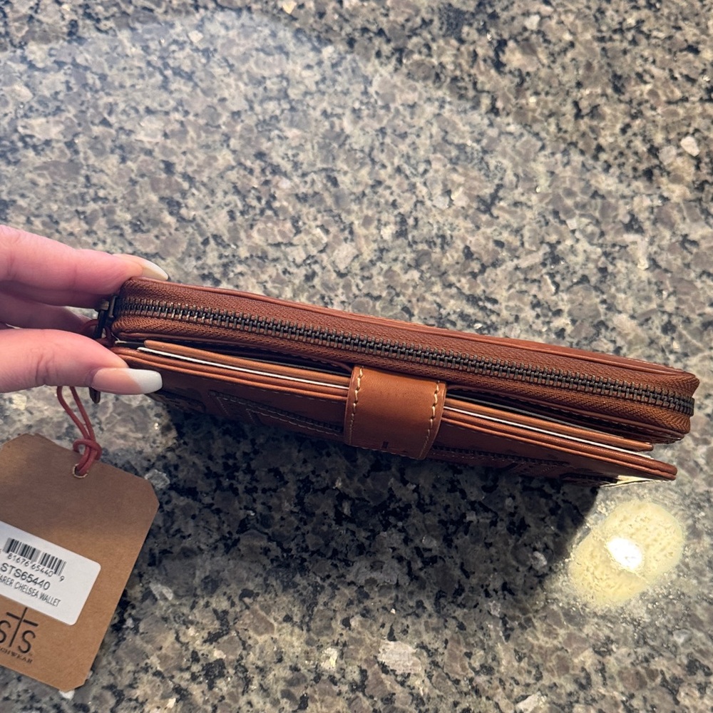 STS Ranchwear Rich Brown Leather Wallet - Picture 3 of 5